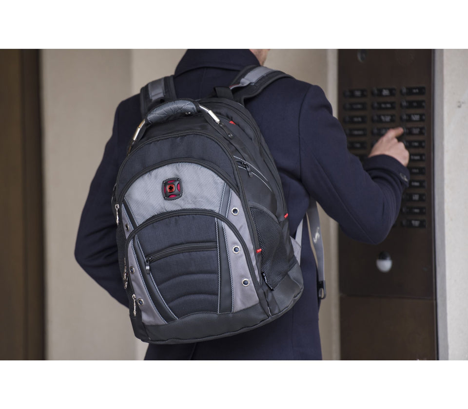 Mochila de viaje Synergy, para laptop de 16", 600635, color negro, tecnología Air Flow, tecnología Shock absorbing