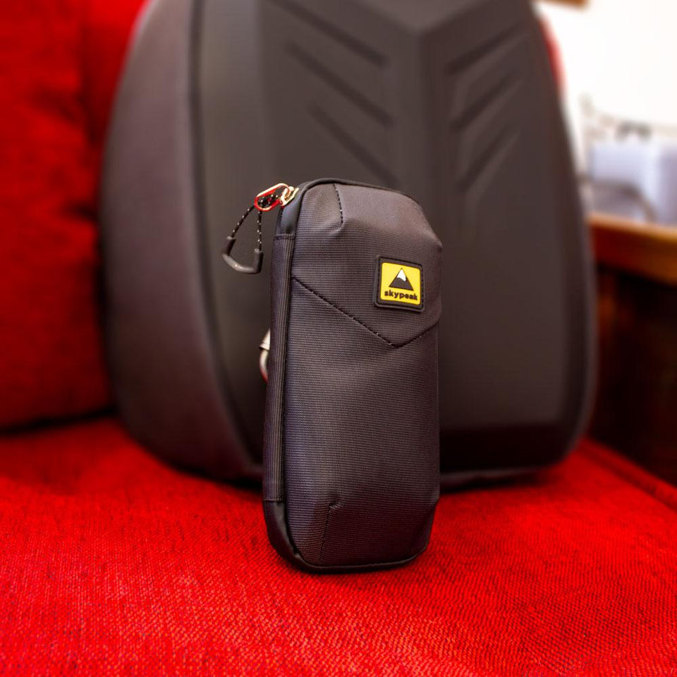 Accesorio Skypeak para mochila , estuche para cables, mouse, cargador, memorias USB, disco duro.APM-102BK