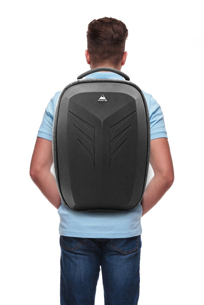 Mochila Backpack Skypeak antirrobo de hasta 17” incluye funda repelente al agua. SHIELDXL