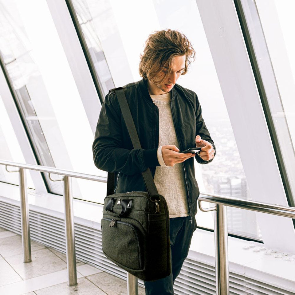 Maletín Skypeak para hombre o mujer para laptop u ordenador de 15,6” hasta 17” de uso diario y de oficina TEXM-117GR.