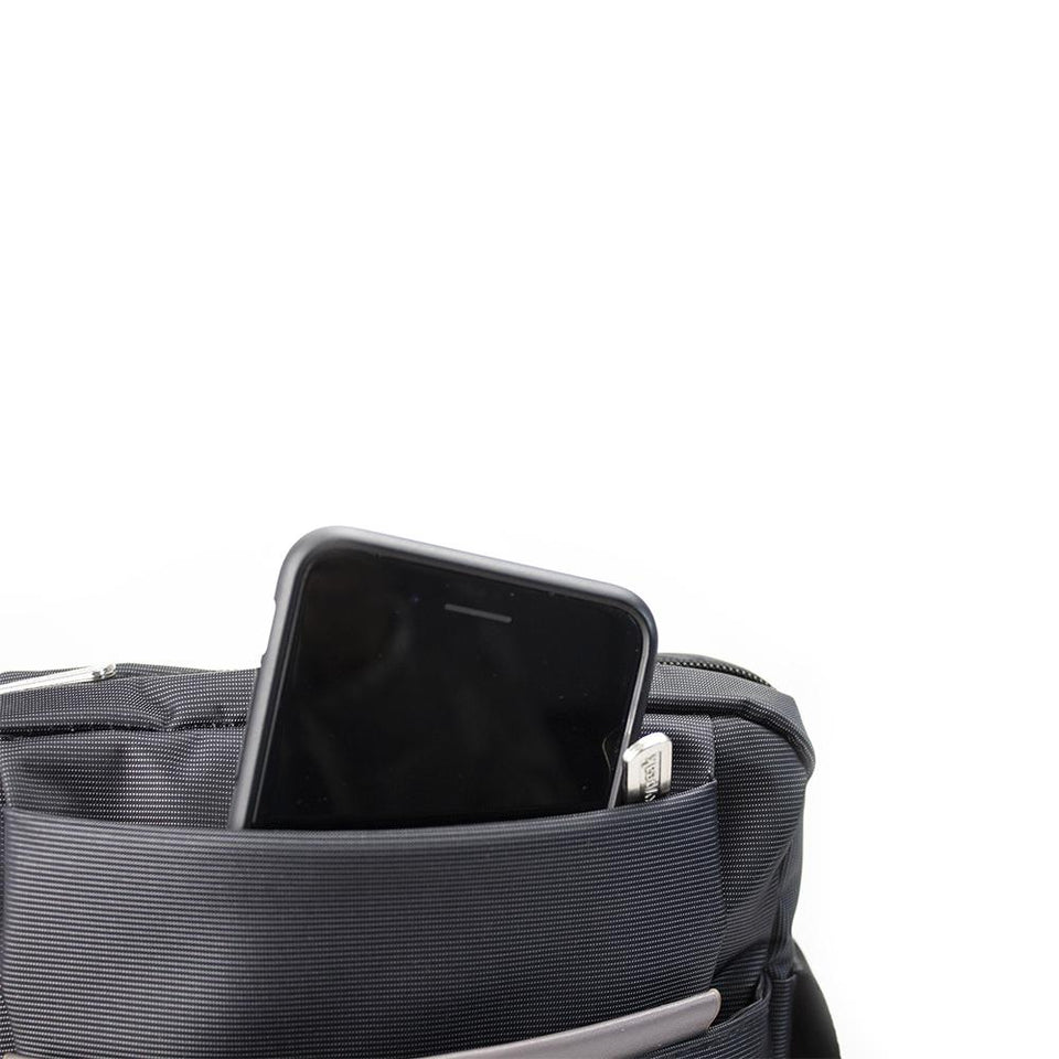 Bolso Maletín Skypeak de hombro cruzado universal para Tablet de 10” de uso diario y de viaje. CORMV-110BK