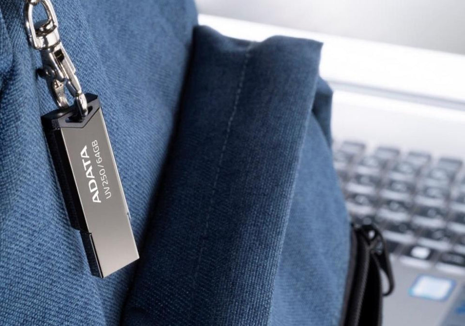 Memoria USB Adata UV250, 32GB, USB 2.0, Plata