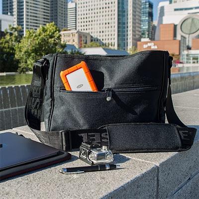 Disco Duro Externo Lacie Rugged 2.5'', 2TB, USB 3.0, Naranja/Plata, A Prueba de Salpicaduras y Golpes - para Mac/PC