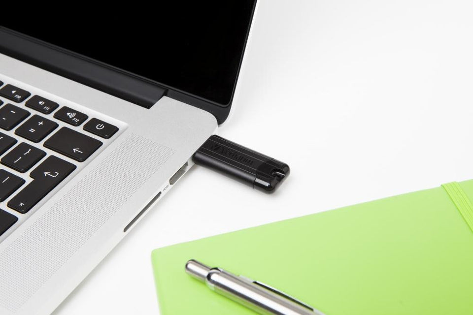 Memoria USB Verbatim PinStripe, 32GB, USB 3.0, Negro