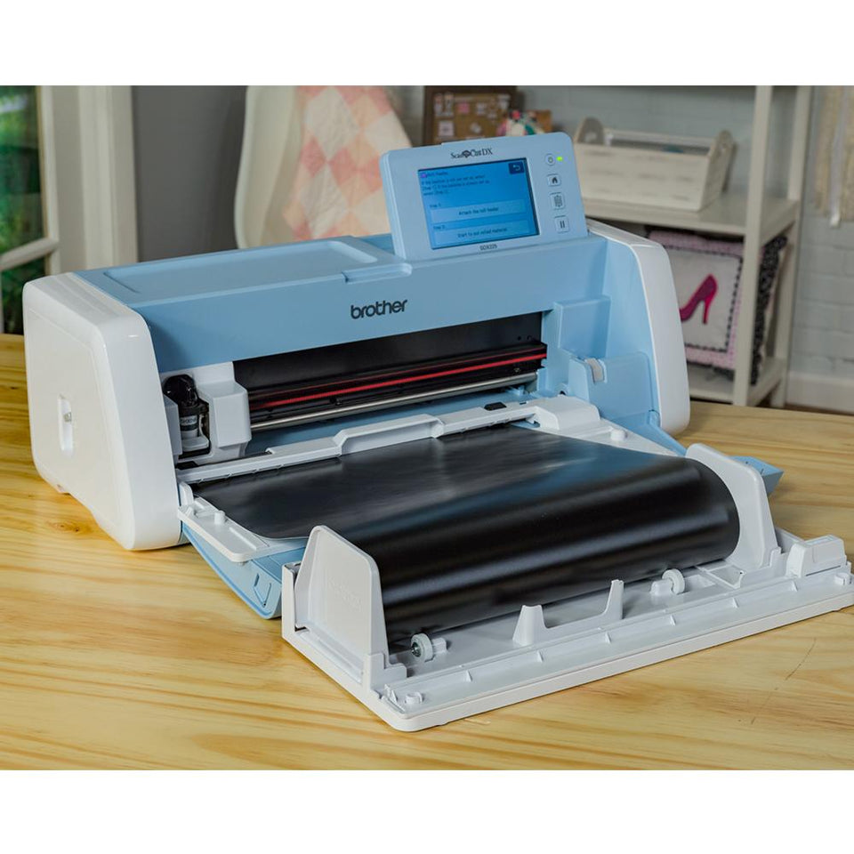 ScanNCut Brother SDX225, máquina de corte electrónico para cortar papeles y materiales plásticos, escáner integrado, 1303 diseños, 140 patrones quilting.
